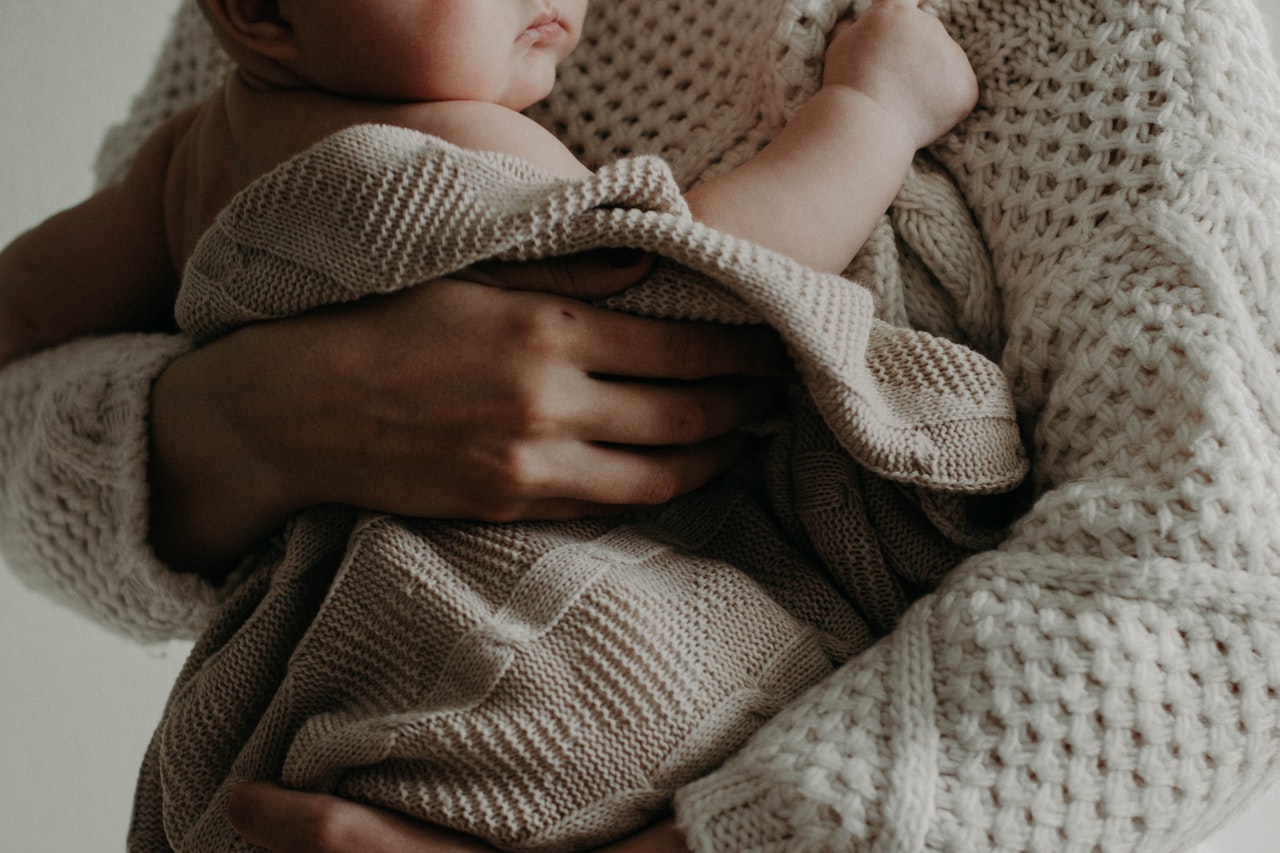 Comment faire graver une médaille pour la naissance de son bébé ?