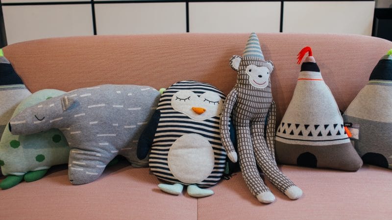 Cadeau de naissance bébé garçon : osez le doudou !